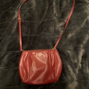 Coach crossbody in red 😍
